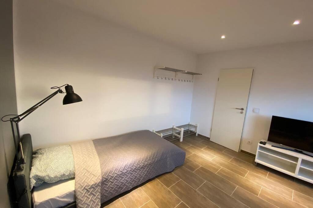 Duisburg Von Oben 3,5 Zimmer 8.Og Frisch Saniert Luaran gambar
